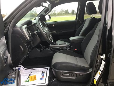 Used 2023 Toyota Tacoma TRD Off-Road image 25