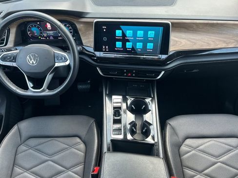 Used 2024 Volkswagen Atlas SE image 15