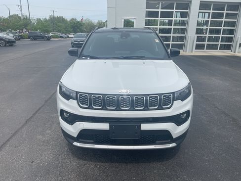 Used 2025 Jeep Compass Limited AWD/4WD image 8