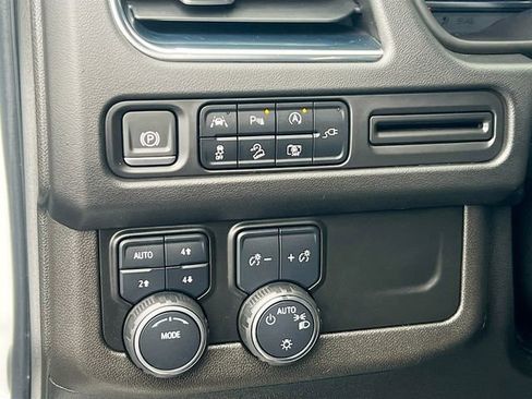 Used 2022 Chevrolet Tahoe Z71 w/ Luxury Package image 10