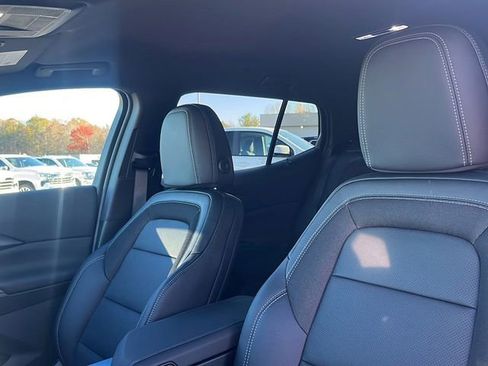 New 2026 Chevrolet Equinox EV LT image 17