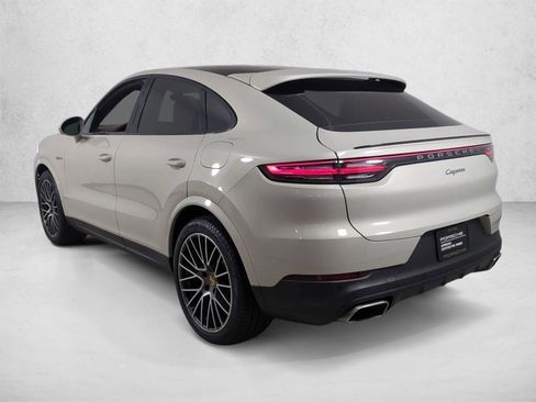 Certified 2022 Porsche Cayenne E-Hybrid Coupe AWD/4WD image 3