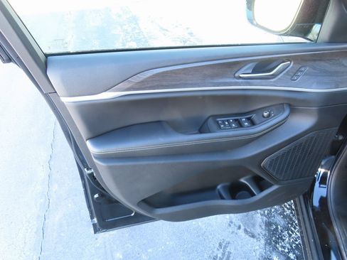 New 2025 Jeep Grand Cherokee Limited w/ Luxury Tech Group II image 21