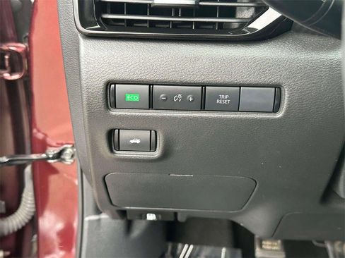 Certified 2022 Nissan Sentra SV image 18