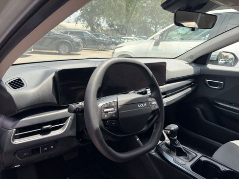 Used 2025 Kia K4 FWD image 33