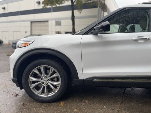 Used 2023 Ford Explorer Limited image 6