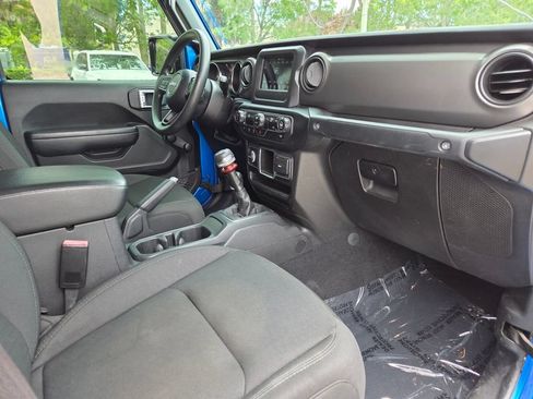 Used 2022 Jeep Gladiator Sport AWD/4WD image 14