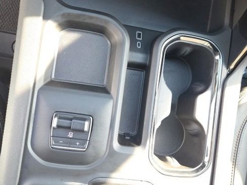 Used 2025 GMC Sierra 2500 AT4 image 17