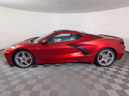 Used 2022 Chevrolet Corvette Stingray Preferred Cpe w/ Z51 Performance Package RWD image 2