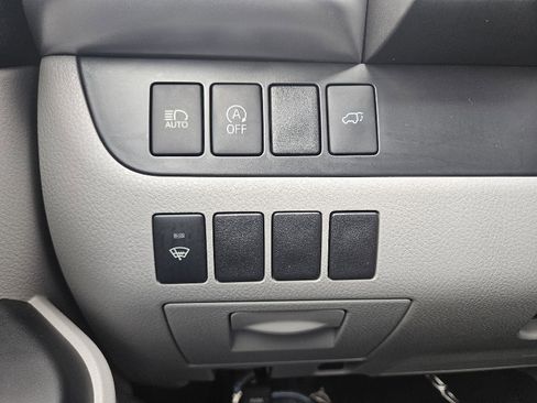 Used 2018 Toyota Highlander XLE image 16