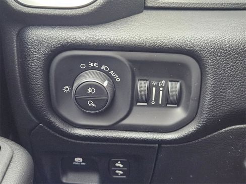 New 2026 RAM 1500 4x4 Crew Cab image 20