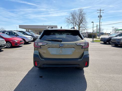 Used 2020 Subaru Outback Premium image 12