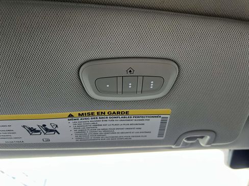 Used 2021 Chrysler Pacifica Touring-L image 32