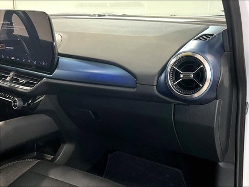 Used 2025 Chevrolet Equinox EV LT w/ Convenience Package image 13