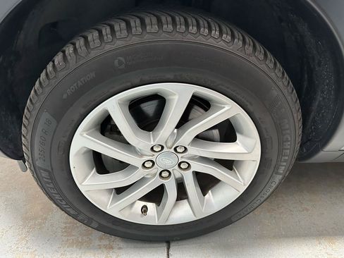 Used 2019 Land Rover Discovery Sport HSE AWD/4WD image 26