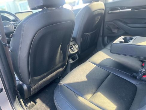Used 2022 Kia Seltos EX image 19