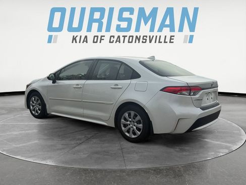 Used 2021 Toyota Corolla LE w/ Carpet Mat Package (TMS) image 4