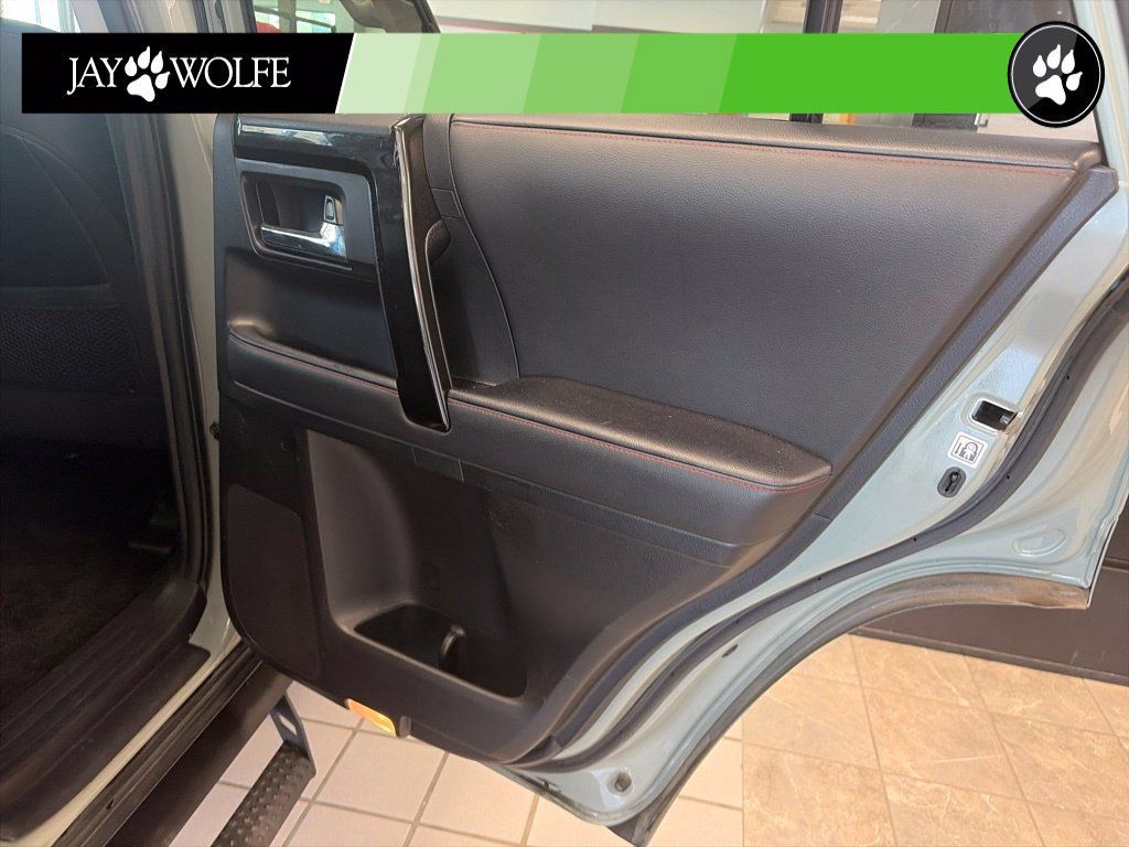 Used 2022 Toyota 4Runner TRD Off-Road Premium w/ TRD Black Wheel Package (TMS) AWD/4WD image 18