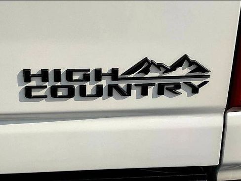 Used 2024 Chevrolet Silverado 2500 High Country w/ High Country Premium Package AWD/4WD image 25