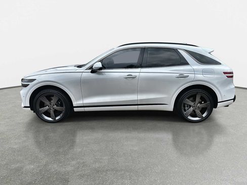 Used 2022 Genesis GV70 3.5T Sport w/ Sport Prestige Package AWD/4WD image 13