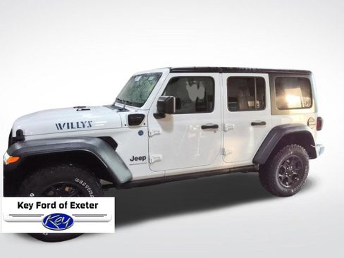 Used 2023 Jeep Wrangler Unlimited w/ Cold Weather Group AWD/4WD image 7