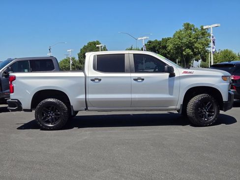 Used 2021 Chevrolet Silverado 1500 Custom Trail Boss w/ Safety Confidence Package AWD/4WD image 3