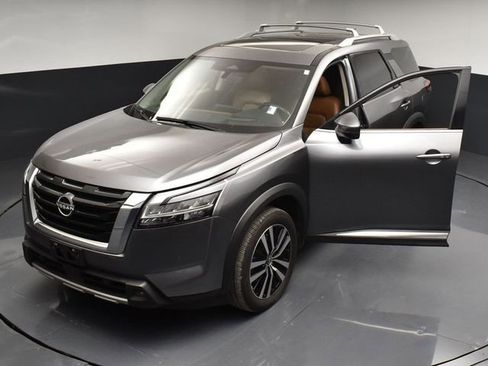 Used 2023 Nissan Pathfinder Platinum AWD/4WD image 41