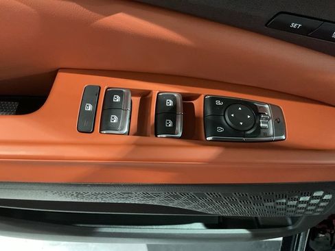 New 2026 Kia Carnival EX FWD image 9