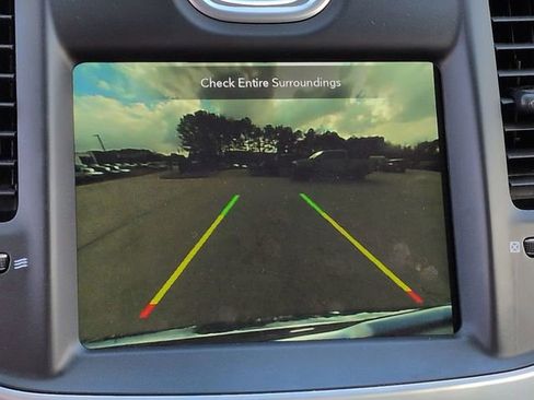 Used 2022 Chrysler 300 Touring image 21