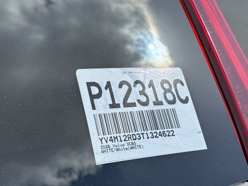Certified 2026 Volvo XC60 B5 Ultra AWD/4WD image 35