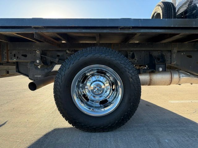 Used 2022 RAM 3500 Tradesman w/ Chrome Appearance Group AWD/4WD image 8