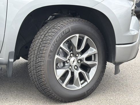 Used 2024 Chevrolet Silverado 1500 RST AWD/4WD image 5
