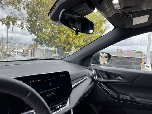 Used 2025 Chevrolet Equinox LT image 35