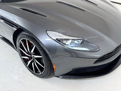 Used 2017 Aston Martin DB11 V12 RWD image 31