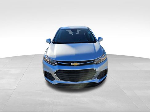 Used 2022 Chevrolet Trax LS w/ Tint and Cruise Package AWD/4WD image 3