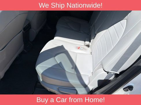 Used 2021 Toyota Highlander XLE AWD/4WD image 24