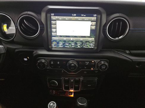 Used 2022 Jeep Wrangler Unlimited Rubicon 4xe w/ Cold Weather Group AWD/4WD image 6