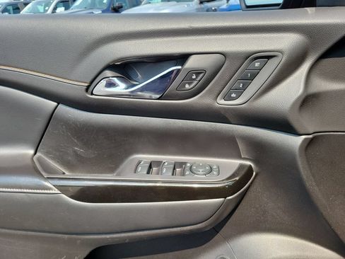 Used 2022 GMC Acadia AT4 w/ Technology Package AWD/4WD image 20