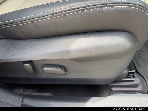 Used 2025 Subaru Outback Limited AWD/4WD image 14
