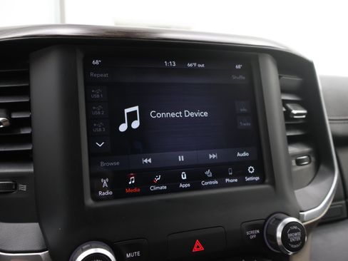Used 2020 RAM 1500 Laramie AWD/4WD image 48