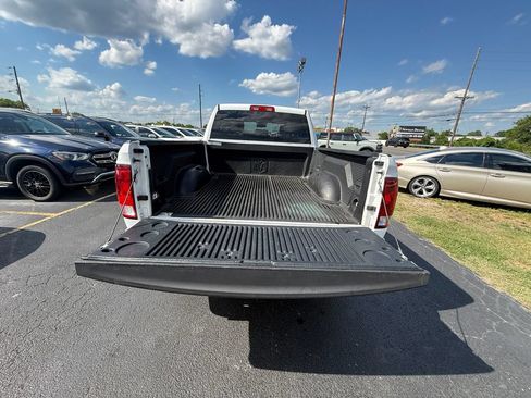 Used 2017 RAM 1500 Express RWD image 5