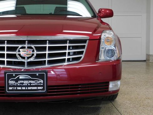 Used 2011 Cadillac DTS Luxury FWD image 15