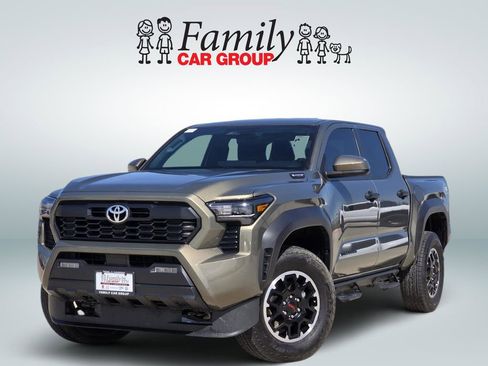 Used 2025 Toyota Tacoma TRD Off-Road AWD/4WD image 1