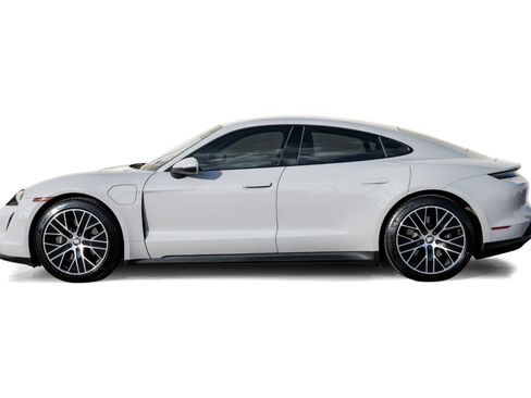 Used 2022 Porsche Taycan image 10