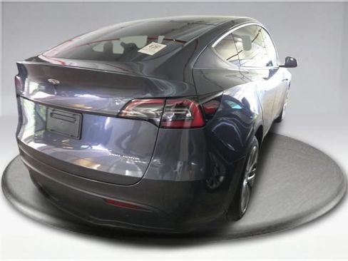 Used 2023 Tesla Model Y Long Range AWD/4WD image 5