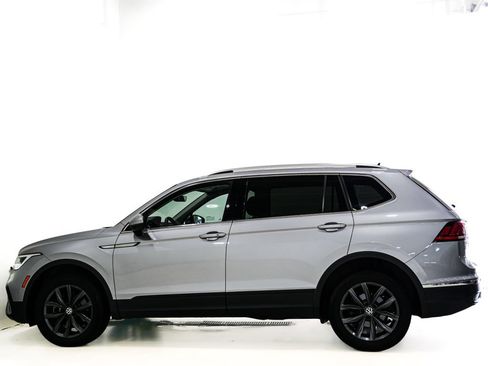 Used 2022 Volkswagen Tiguan SE AWD/4WD image 6