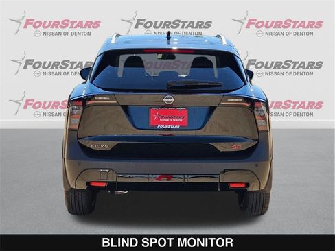 New 2026 Nissan Kicks SR image 5