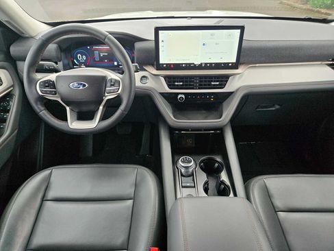 Used 2025 Ford Explorer Active w/ Active Comfort Package RWD image 20