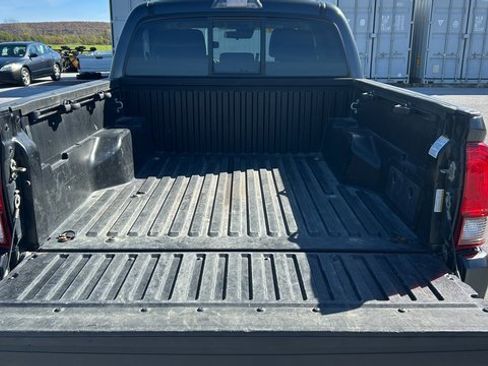 Used 2021 Toyota Tacoma SR image 5