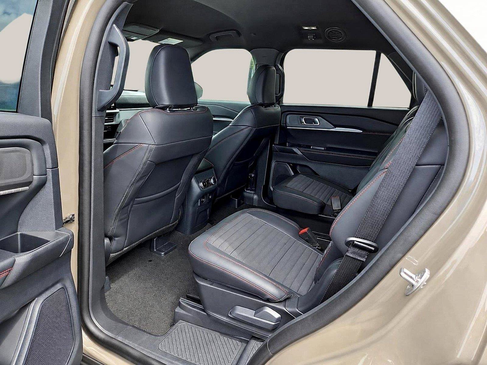 New 2026 Ford Explorer ST-Line w/ ST-Line Street Pack RWD image 13